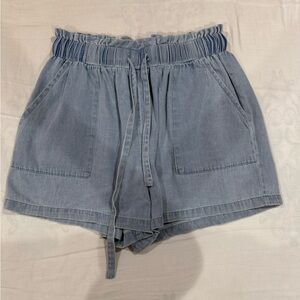 Women Blue denim shorts with pockets size small